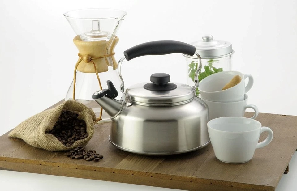 Yoshikawa YJ1277 кухонный свистящий чайник в футляре, 0,7 галлона (2,6 л) - Изображение 3 из 4