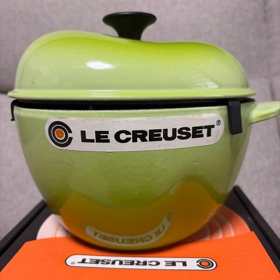 ルクルーゼ　ココットアップル　フルーツグリーン LE CREUSET Apple Cocotte 18cm Fruit Green Cast Iron Enamel Pot