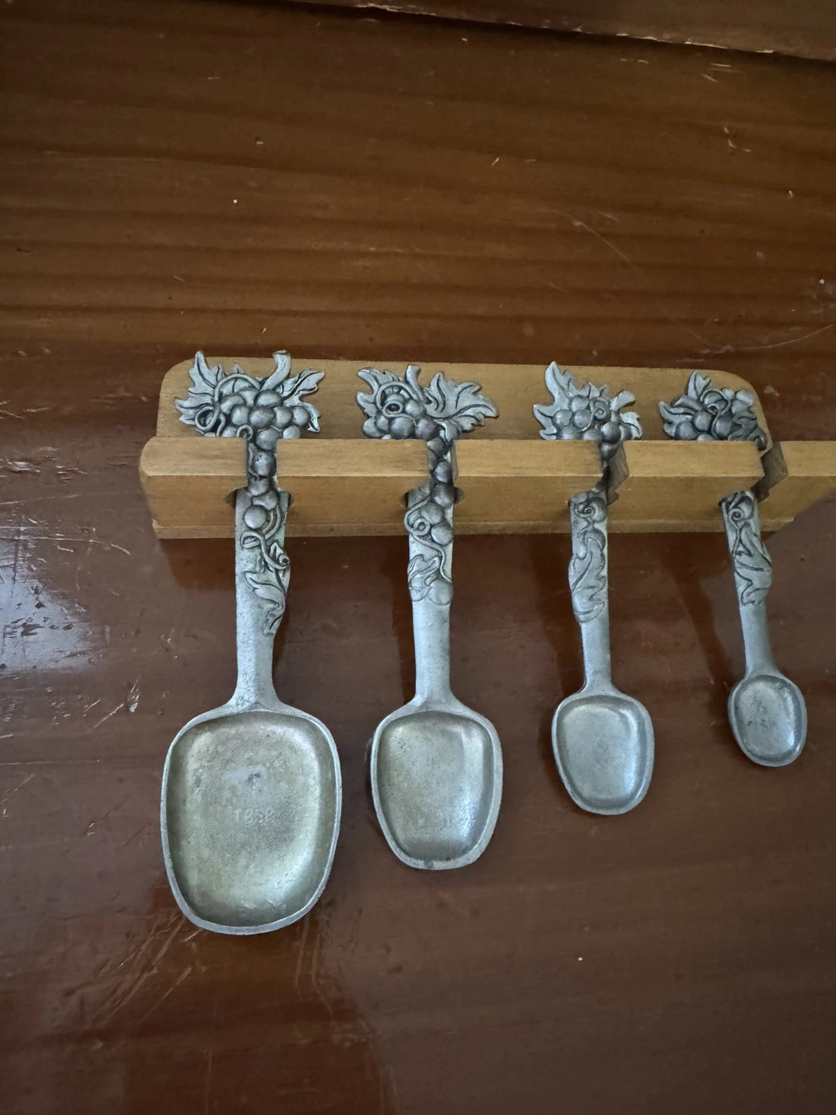 Seagull Pewter Canada Grape Measuring Spoon Set With Wooden Holder Cottage Core