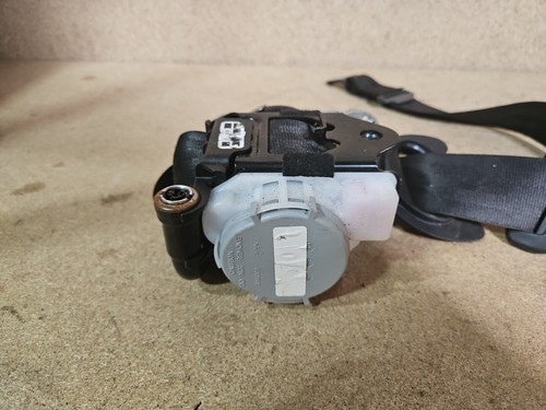 AUDI A3 S3 RS3 8V DRIVER SIDE FRONT 5 DOOR SEATBELT 8V5857706E 2013-2016 - Picture 10 of 11