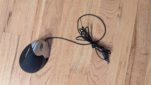 Evoluent Vertical Mouse 3 Rev2 Wired USB Mouse Right-Handed VM3R2-RSB -READ! - Picture 4 of 4