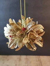 Gold hanging Mistletoe  Plastic holiday shiny red berries Decor