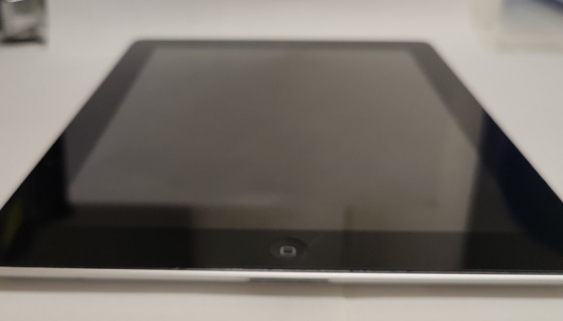 Apple iPad 2 MC769LL/A Wi-Fi 16GB 9.7