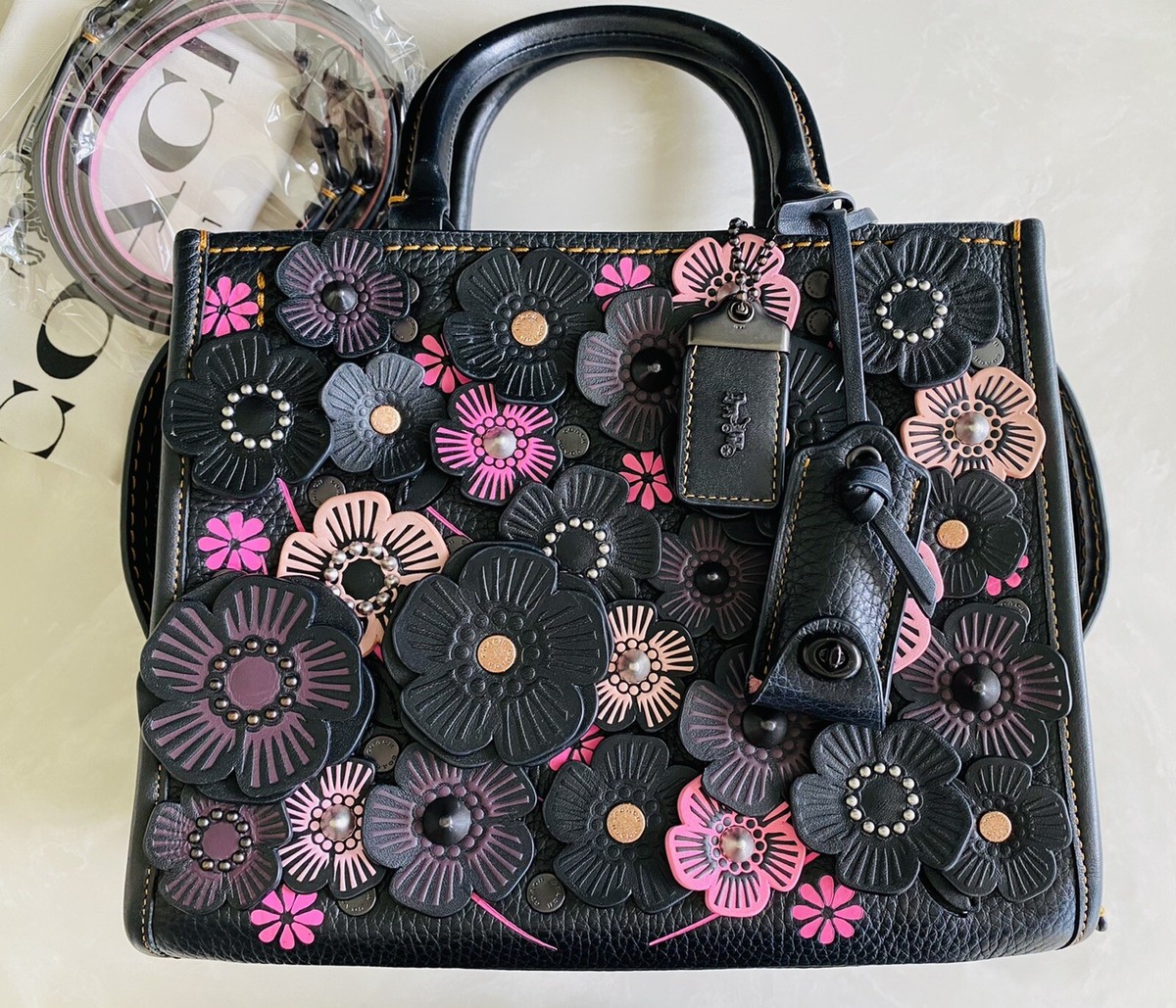 COACH 1941 BLACK/PINK TEA ROSE APPLIQUÉ ROGUE 25 87065 EUC