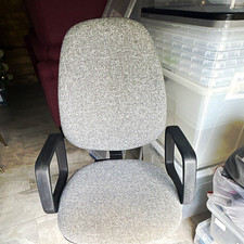 Grey Fabric Operator/Task Swivel Office Chair, Armrests, Padded Seat, Gas Lift.