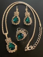VTG New Emerald Green Rhinestone Jewelry Set Necklace Earrings Adjustable Ring