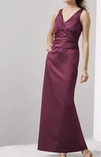 David s Bridal Red Sleeveless Satin V-Neck Dress with Slim Skirt Elegant Formal