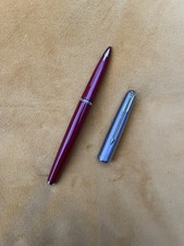 VINTAGE BURGUNDY PARKER “61” 14K GOLD NIB FOUNTAIN PEN - UNTESTED