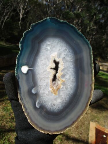 Amazing Grey Crystal/Agate with unusual DRUZE ... @ 686 gms ... @ 1.5 cm thick - Picture 1 of 24