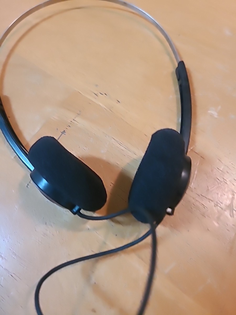 Vintage 80s Sony Mdr-010 Dynamic Stereo Walkman Headphones Vintage 80s Sony Mdr-010 Dynamic Stereo Walkman Headphones