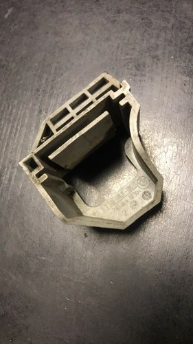 BMW 5 Touring E61 530d Kühlerhalter 7526444