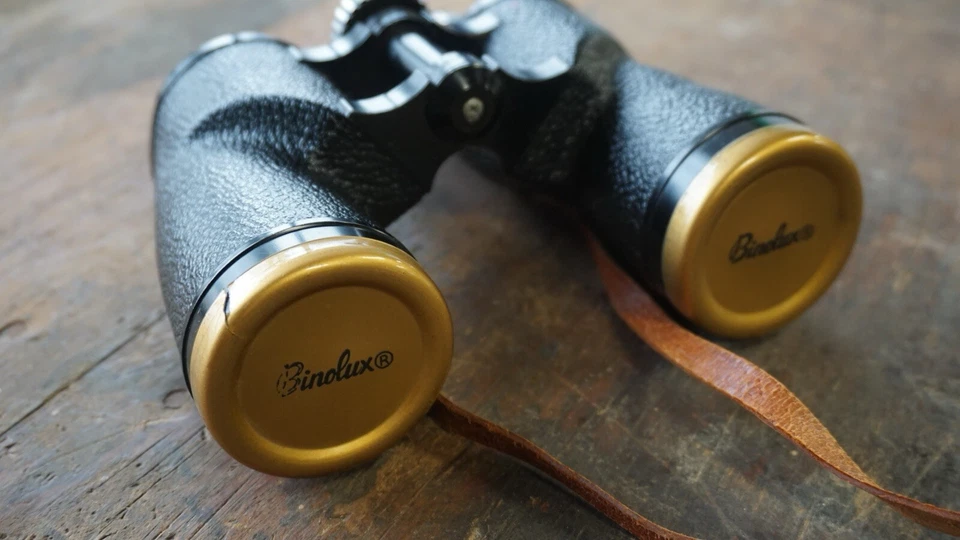 Vintage Binolux 8x40 Binoculars Japan Great Condition w/Compass Case - Image 3 of 4