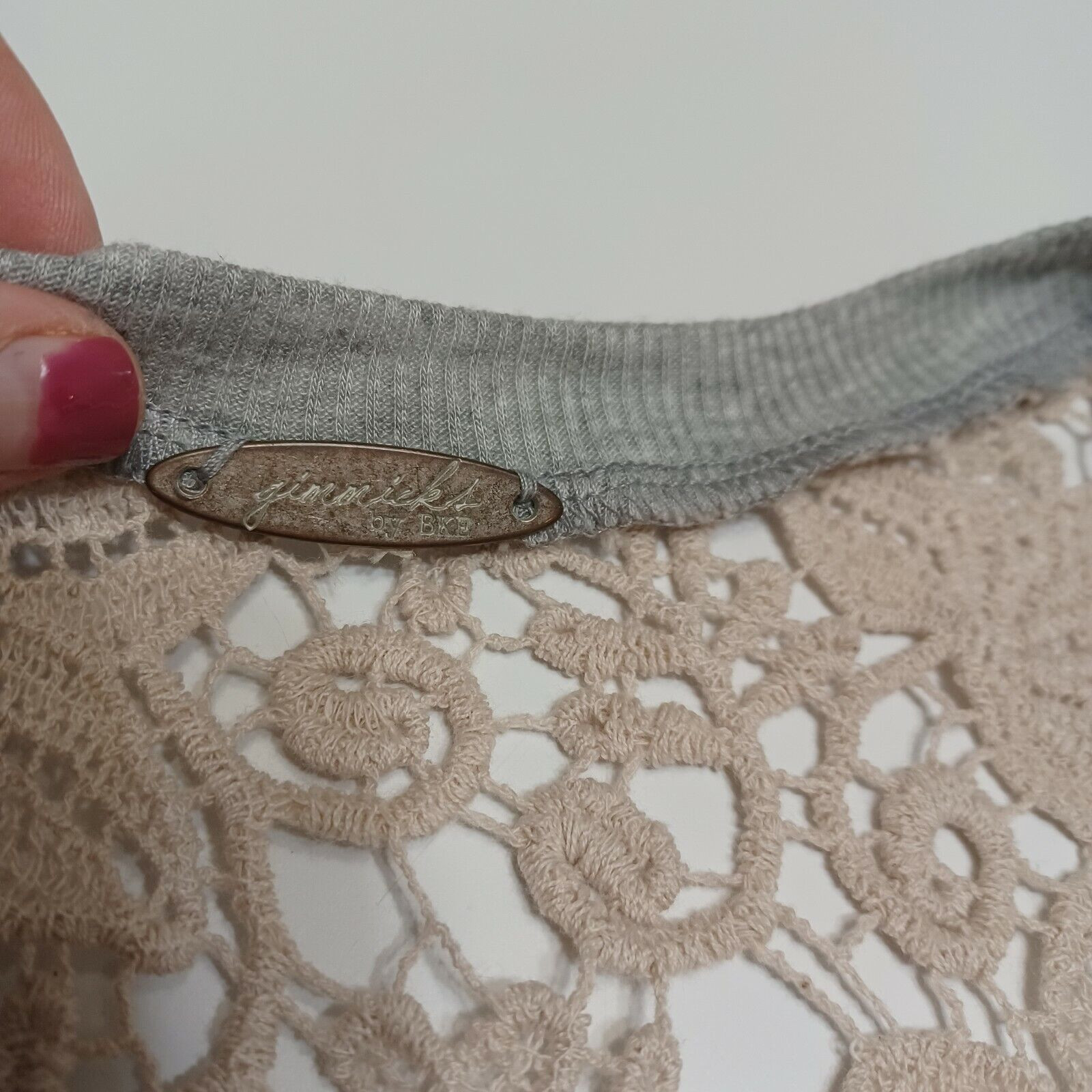 Bke Womens Tunic Tank Gray Scoop Neck Pullover Jeweled Glitter Sheer Back M