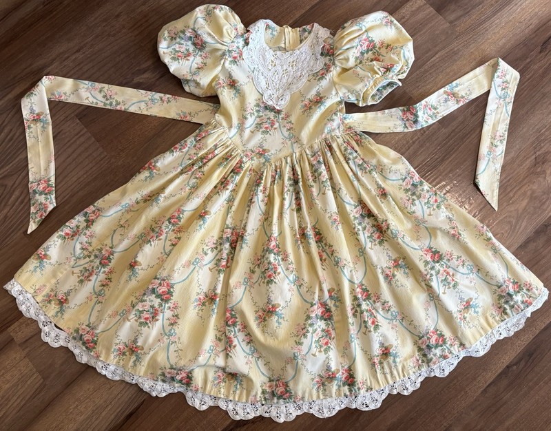 VINTAGE DAISY KINGDOM Girls Dress Size 8 Roses Yellow Factory Made EUC