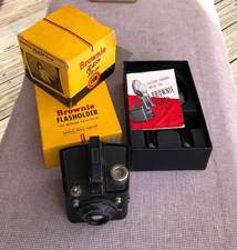 VTG Kodak Brownie Flash Six-20 Box Camera Flashholder Display Decor