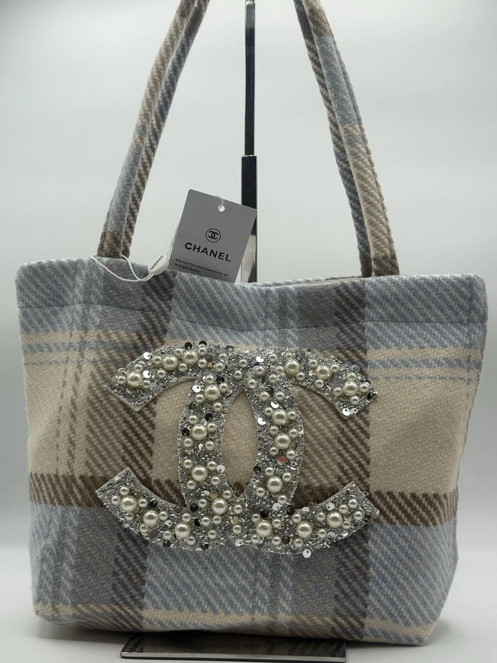 Bolso de Mano Chanel Tweed Azul Con Logo CC, Regalo Con Compra Bolso VIP Novedad Foto 3 de 4