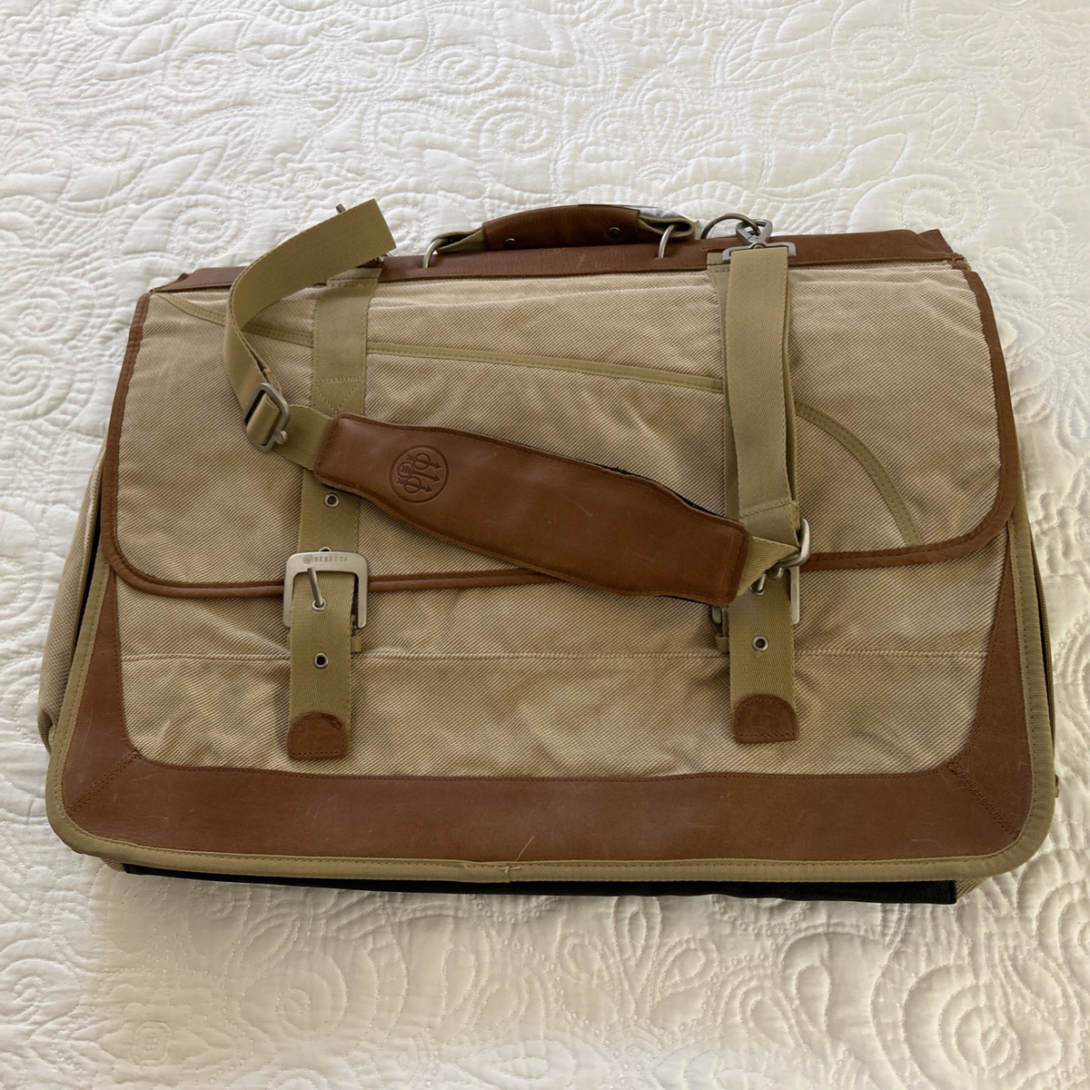 Beretta XLarge Travel Shoulder Bag Tan Velveteen & Leather Trim 25