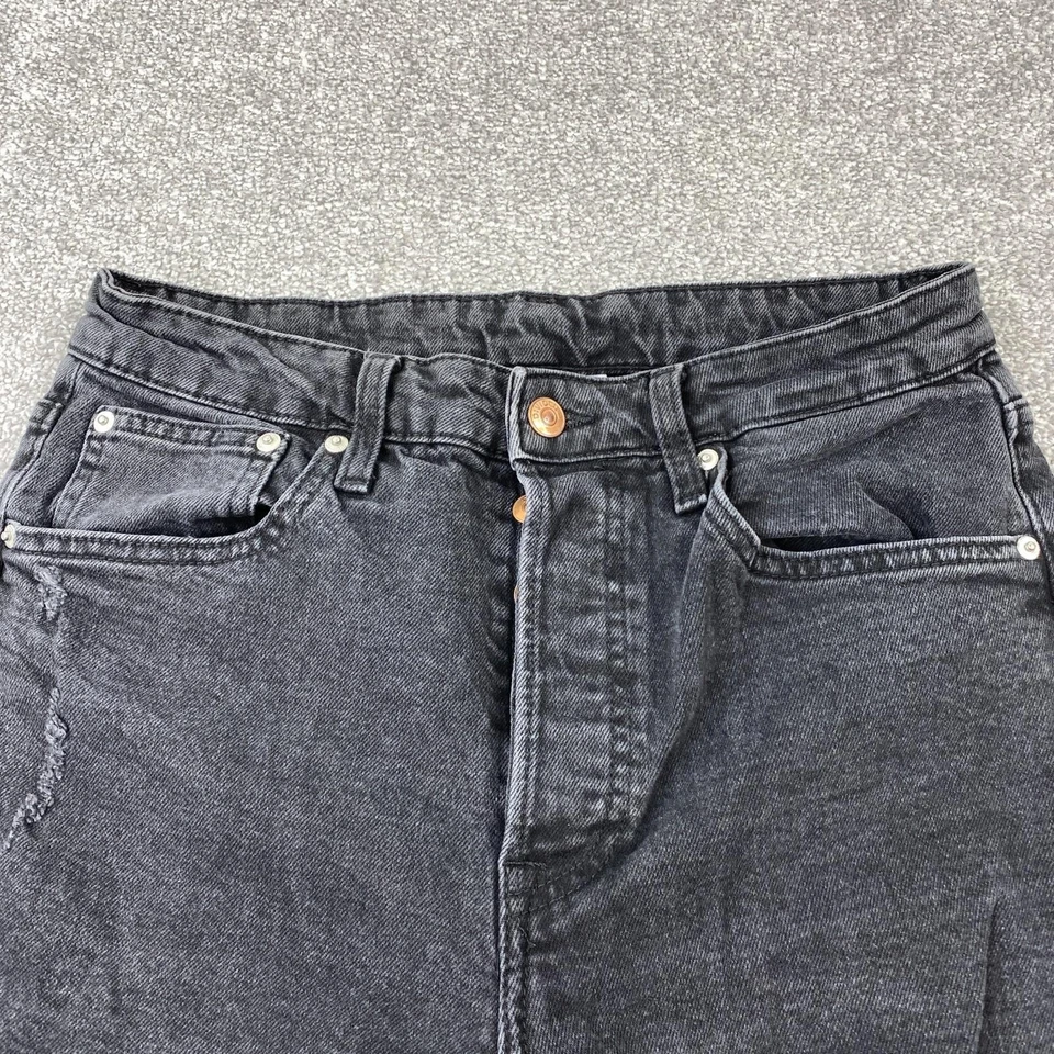 Jeans feminino reto Divided by H&M 8 preto bainha desgastada botão mosca cintura alta - Imagem 2 de 4
