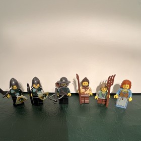 LEGO Kingdoms: Mill Village Raid #7189 w/ minifigs, box, instructions (see desc)