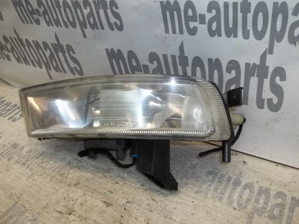 Luz antiniebla izquierda del lado del conductor Cadillac Catera 2000-2001 09 146 109 OEM Foto 3 de 4