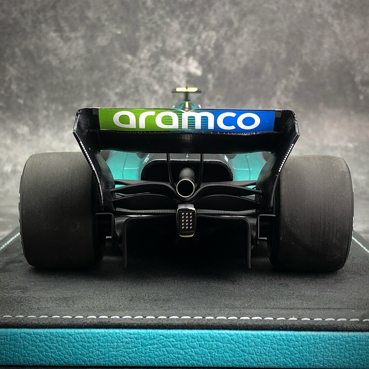 Spark 1/18 Aston Martin AMR22 GP Abu Dhabi 2022 #5 S. Vettel Spark 1/18 Aston Martin AMR22 GP Abu Dhabi 2022 #5 S. Vettel