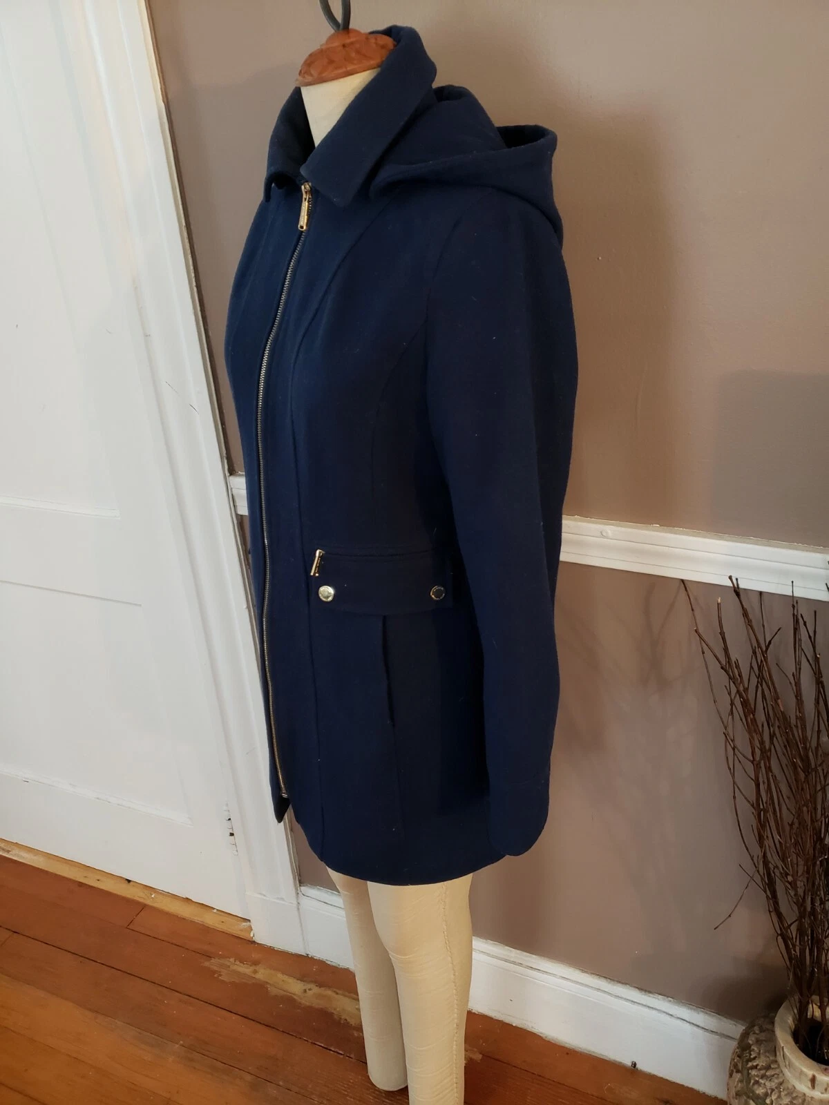 Bellissimo cappotto blu navy con cappuccio rimovibile di Michael Kors!! Taglia 8!!