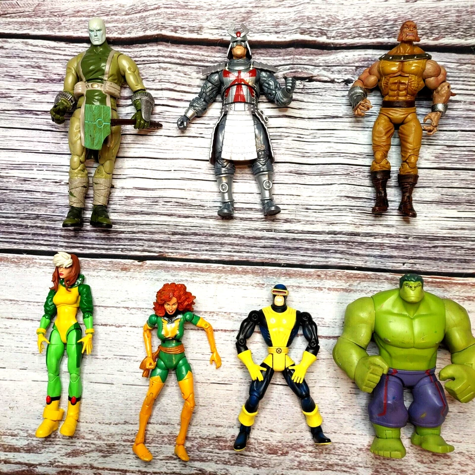Lote de 7 bonecos colecionáveis Marvel Comics Legends. (4) Heróis e (3) Vilões. - Imagem 2 de 4