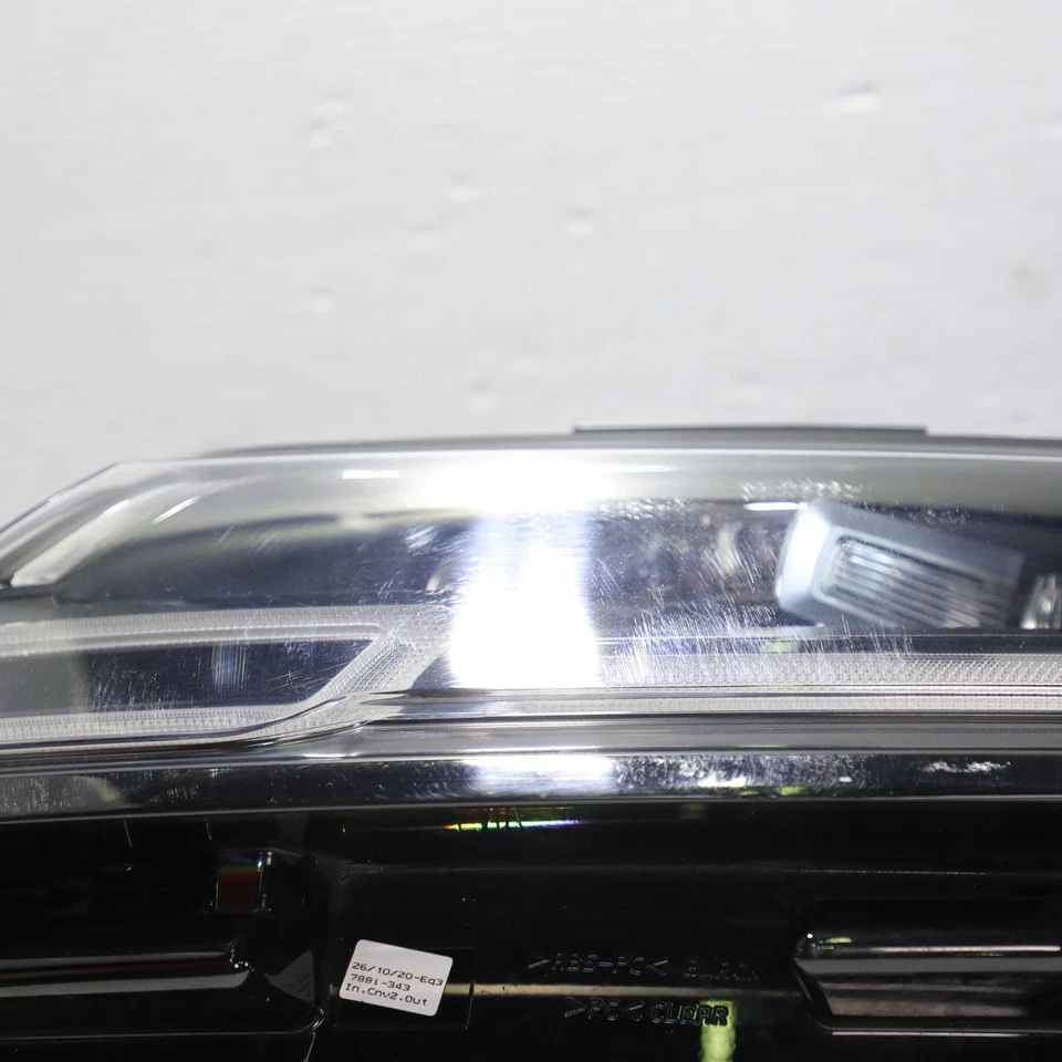2018-2023 Land Rover Range Rover Velar LED Left Headlight OEM L8A2-13W030-FA - Image 4 of 4