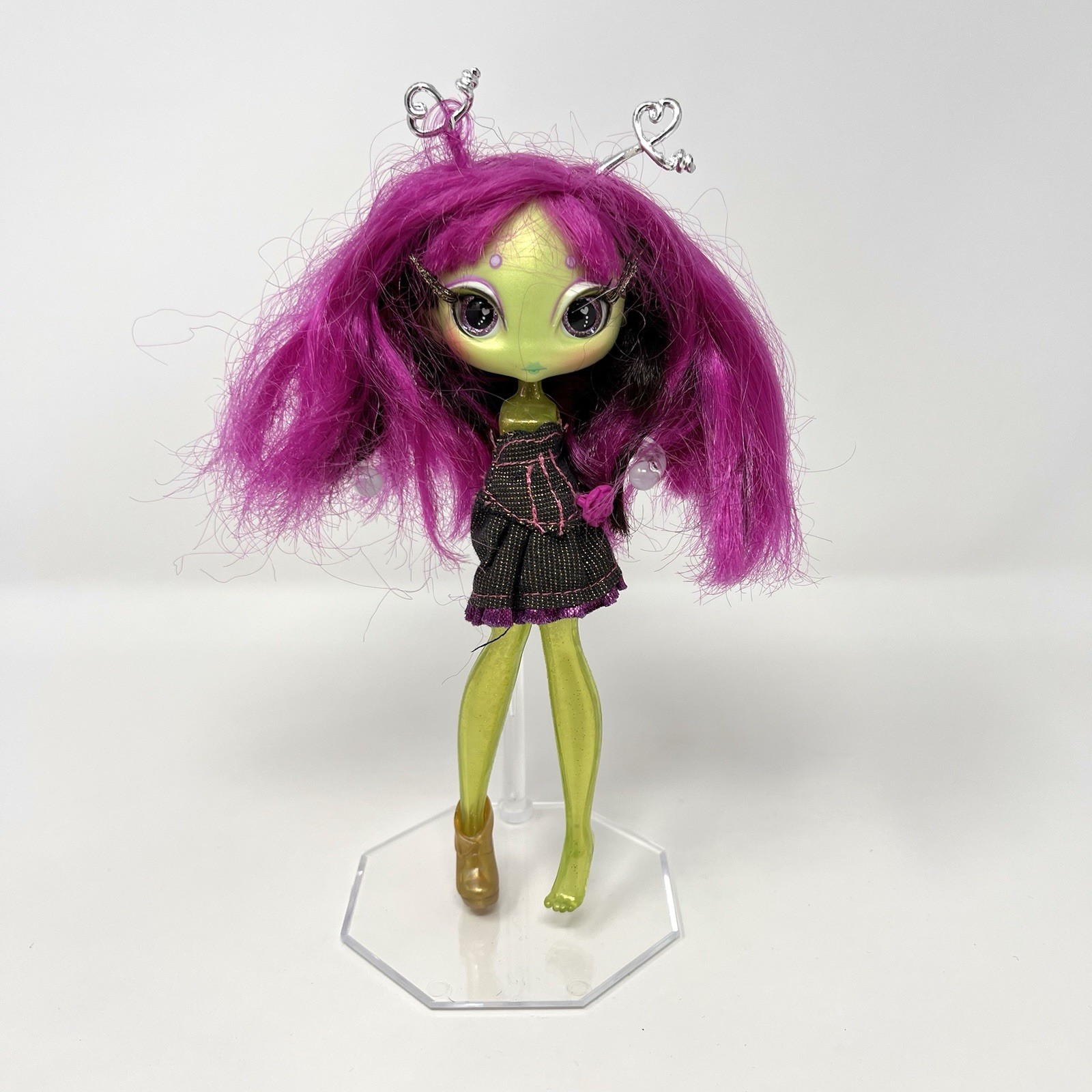 Novi Stars Alie Lectric MGA Alien Doll
