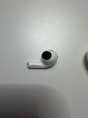 Apple AirPods Pro 2nd Gen With Charging Case -Left Earbud Only- Missing eartip