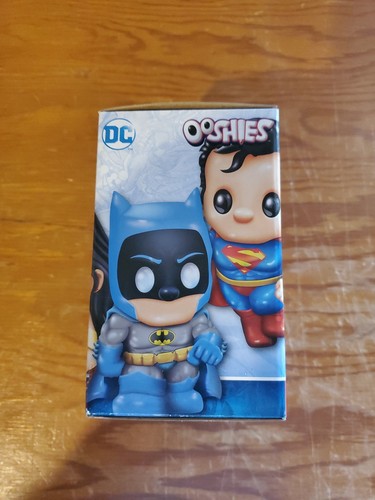 Figura Vinilo Mujer Maravilla Traje Ooshies DC 4 Pulgadas 2 Variaciones - Imagen 2 de 5