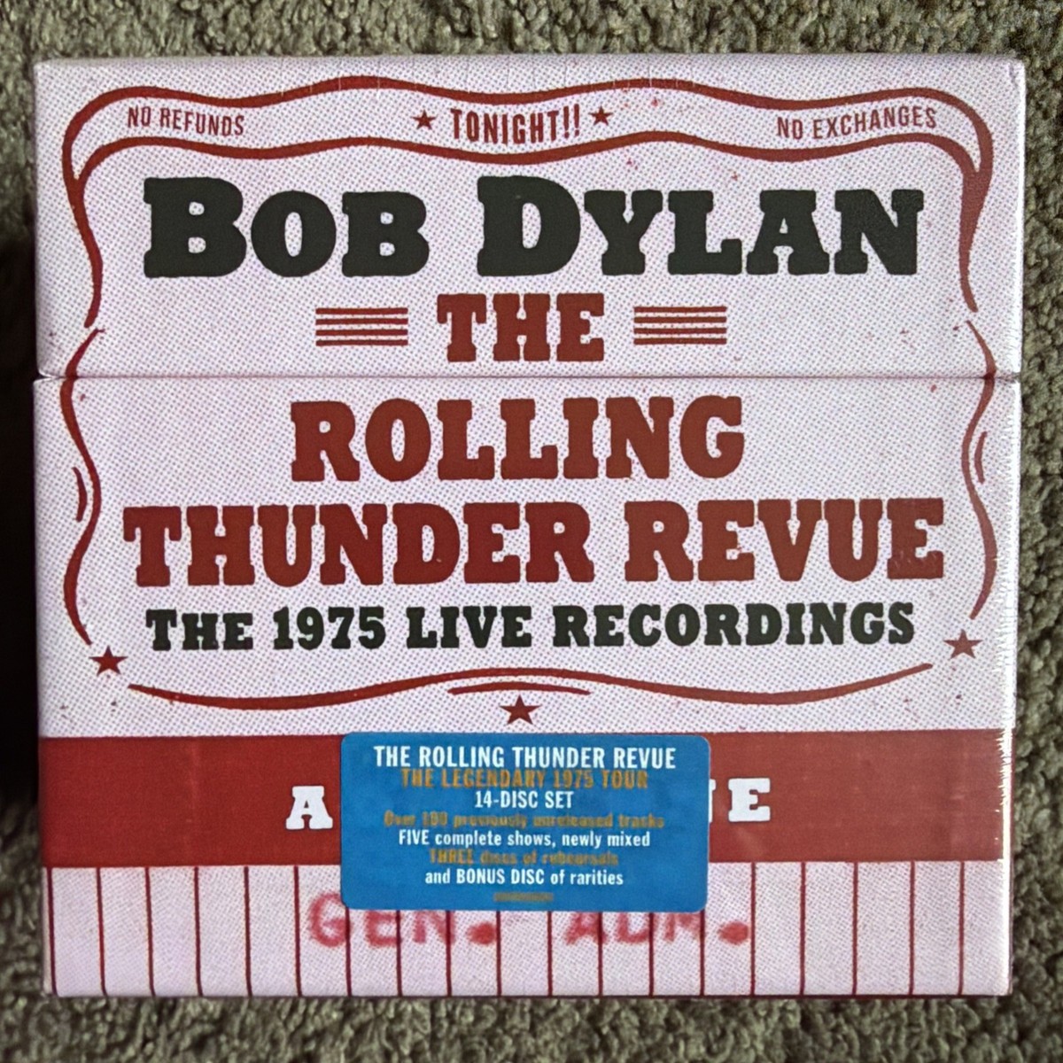 The Rolling Thunder Revue: the 1975 Live Recordings by Dylan, Bob