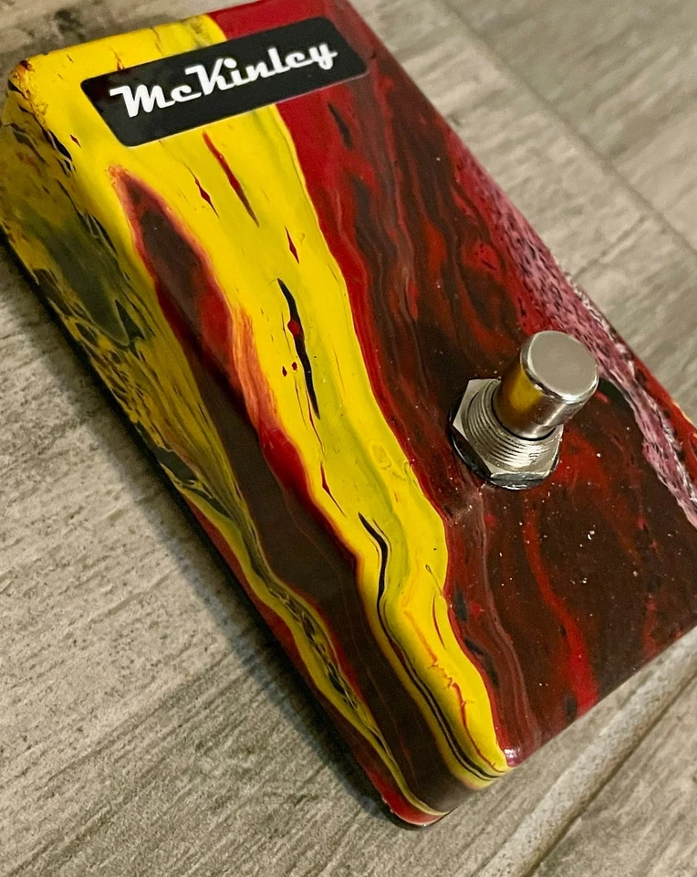 FENDER FRONTMAN 25R TEXAS RED with STEVE MCKINLEY SWIRL FOOTSWITCH 25-Watt 1x10 - Image 2 of 4