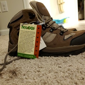 nevados women's hiking boots