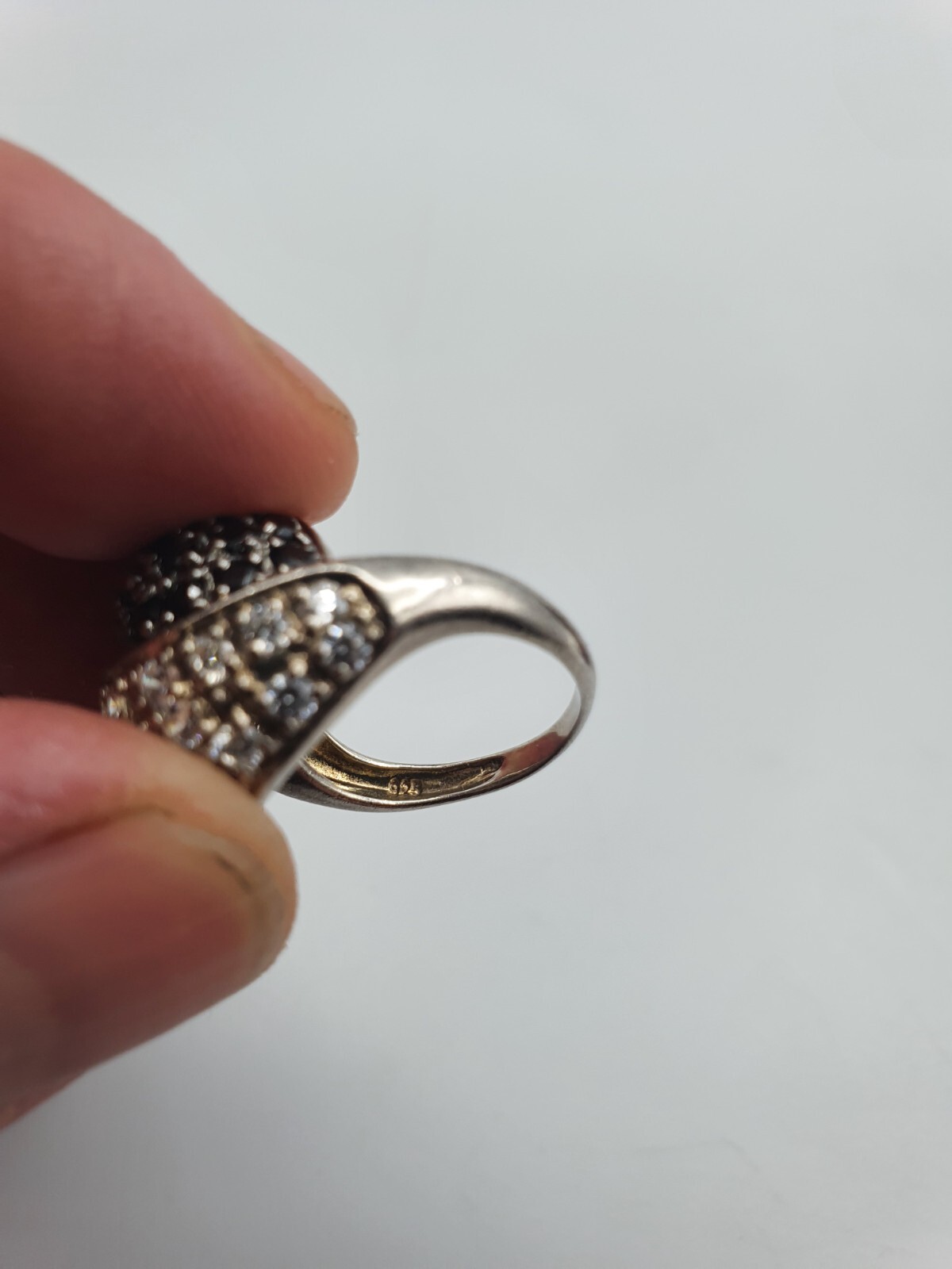 Solid Silver Clear & Black Stones Ring Size M - image 11