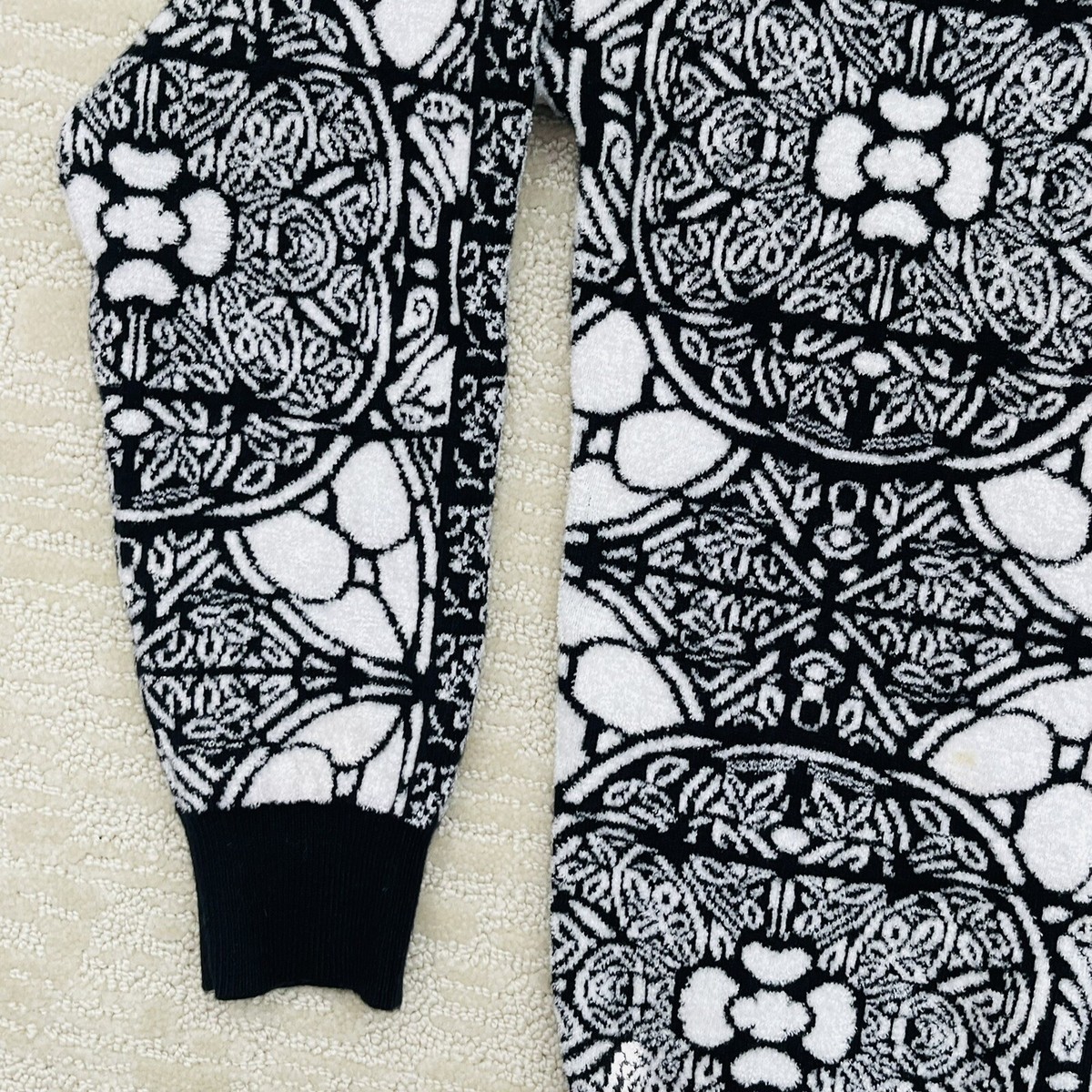 Alexander Mcqueen Sweater Womens Size 2 Stained Glass Design Black
