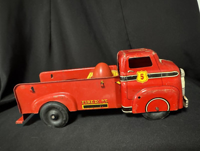All Metal Prod. Wyandotte Pressed Steel Fire Truck No. 5 missing ladders 10  l