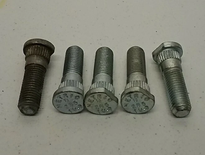 610-285 Dorman Pernos de rueda automotriz Cantidad de 5 pernos de rueda 610-285 Foto 3 de 3