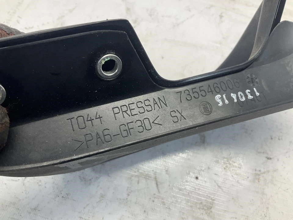 Manija de puerta trasera izquierda interior 15-22 RAM Promaster City P Foto 3 de 4