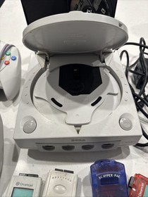 Sega Dreamcast Console HKT-3020 BUNDLE w 2 Controllers, 4 Memory Cards, NFL 2k2