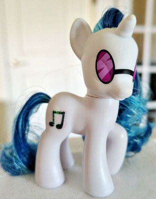 My Little Pony G4 DJ Pon-3/Vinyl Scratch 3'' Brushable Glitter Cutie Mark Rare