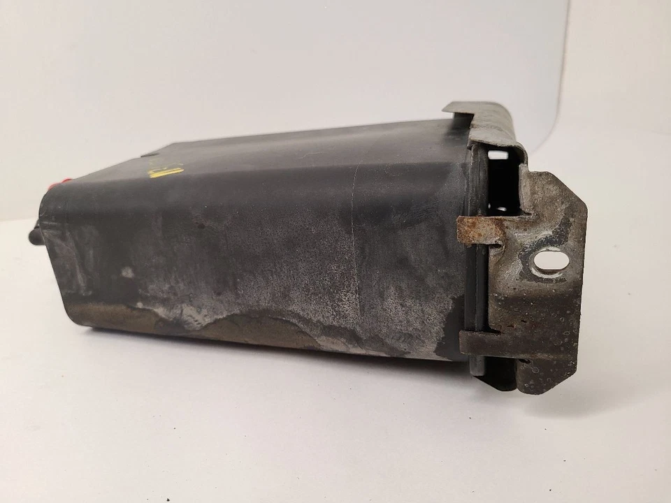 1999-2004 OLDSMOBILE ALERO 2.2L Fuel Vapor Canister 22730180 - Imagem 3 de 4