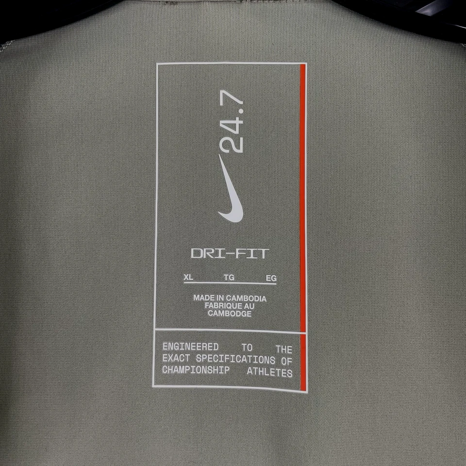 Camisa masculina Nike 24.7 tamanho XL manga curta encaixe elástico perfeito HQ6958-320 nova - Imagem 2 de 4