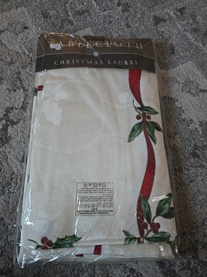 Laurel Home Christmas Holiday Tablecloth 60  x 84  New