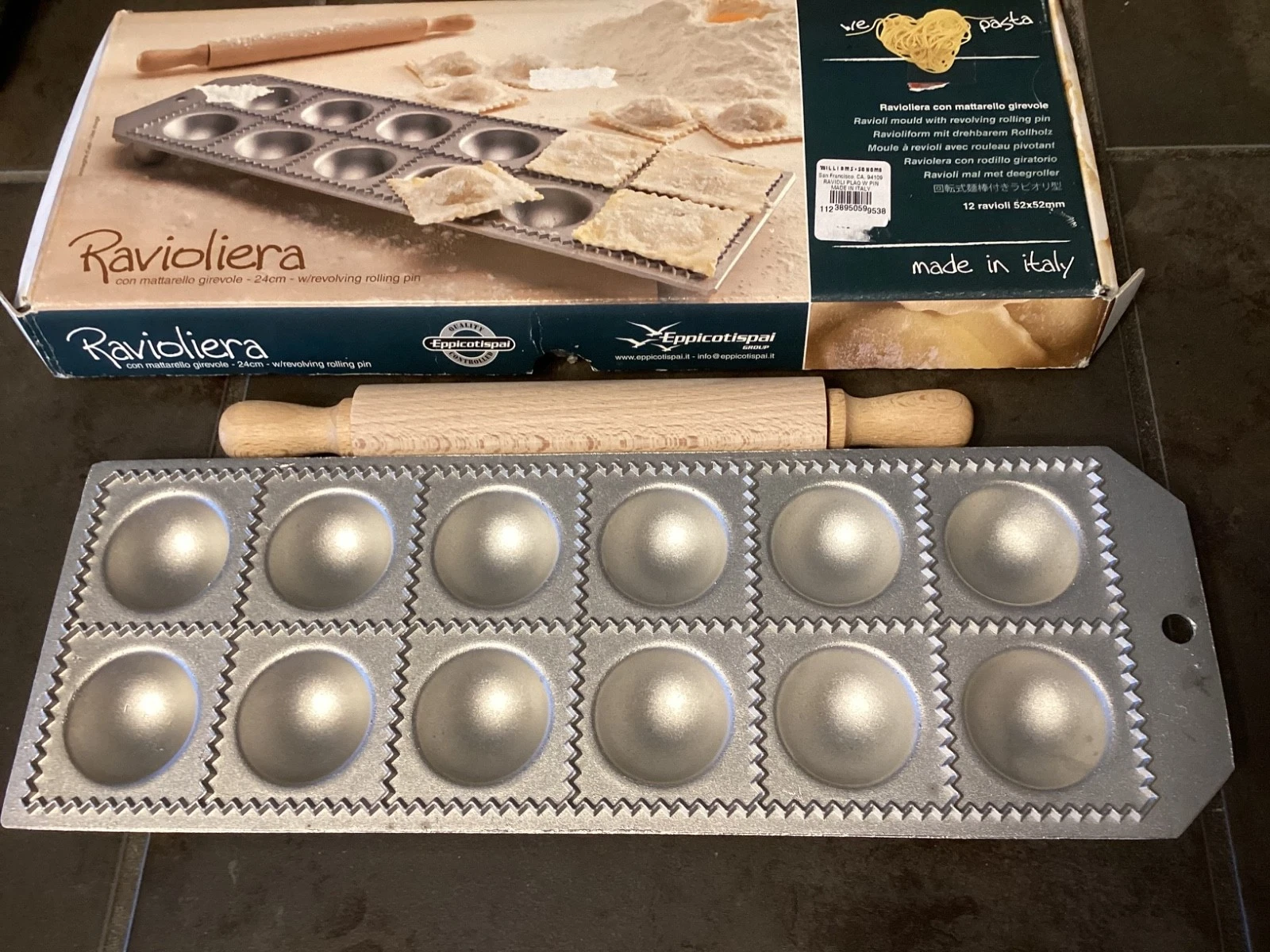 Ravioliera con mattarello girevole with revolving rolling pin
