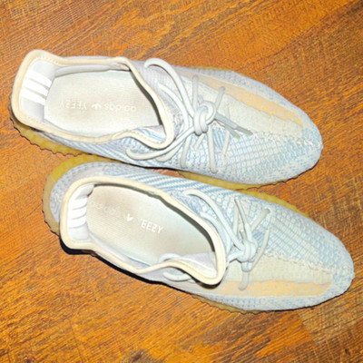 adidas Yeezy Boost 350 V2 cloud white no box