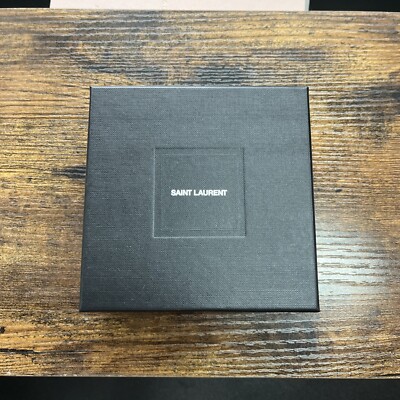 Yves Saint Laurent (YSL) Leerkarton, 11,5 x 13 x 3,5 cm (ca.).