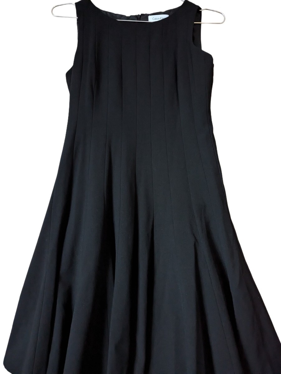 Calvin Klein A-Line Pleated Black Dress Size 4P Slimming