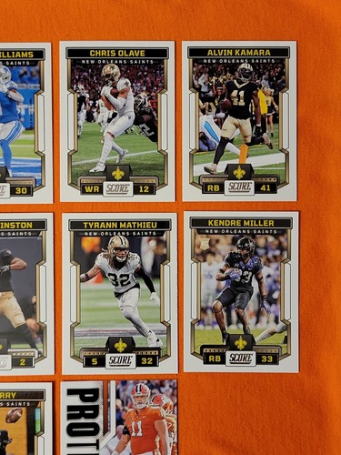 ⚫️⚜️ 2023 Score Football Team Set New Orleans Saints + Inserts (16 Cards) ⚫️⚜️ - Picture 4 of 8