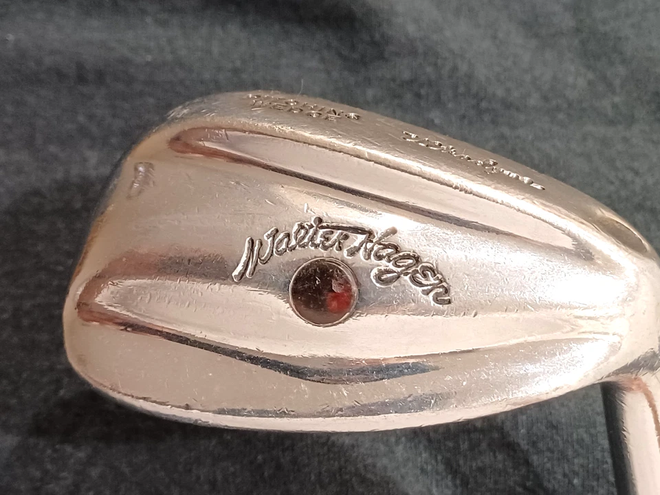 Vintage Walter Hagen P/Wedge Original Red Dot Ultradyne, Vintage Shaft, R/Handed - Image 2 of 4